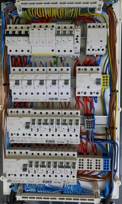 Instalații Electrice case și apartamente - Electrician