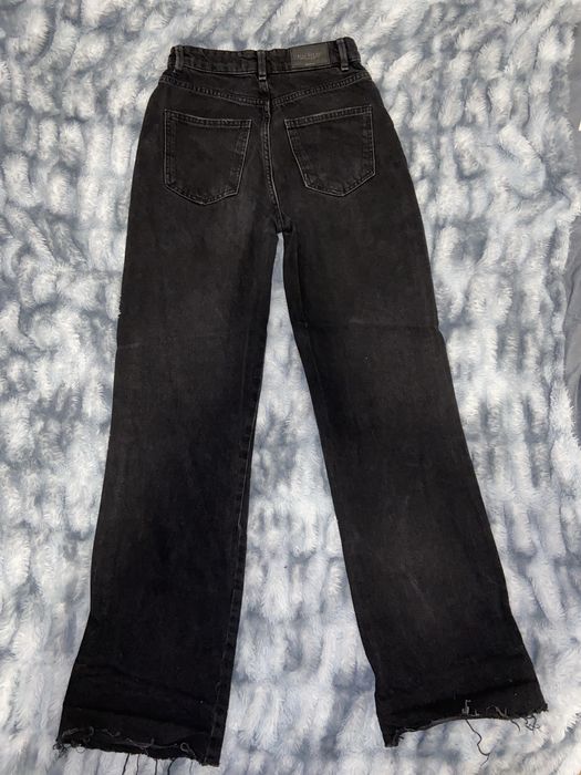 Blugi Stradivarius negri rupți