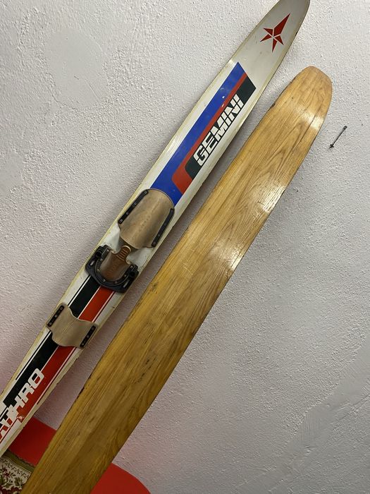 Винтидж водни ски пт дърво