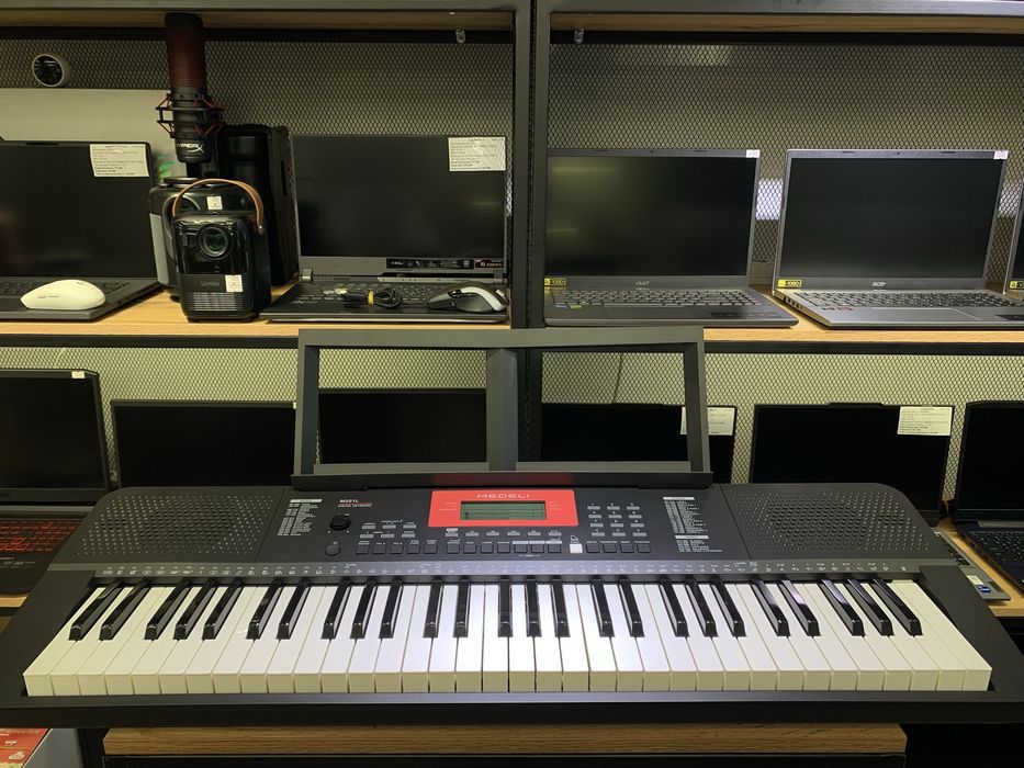 Синтезатор Medeli M221L, 61 клавиша, отличное состояние, 1203/А10