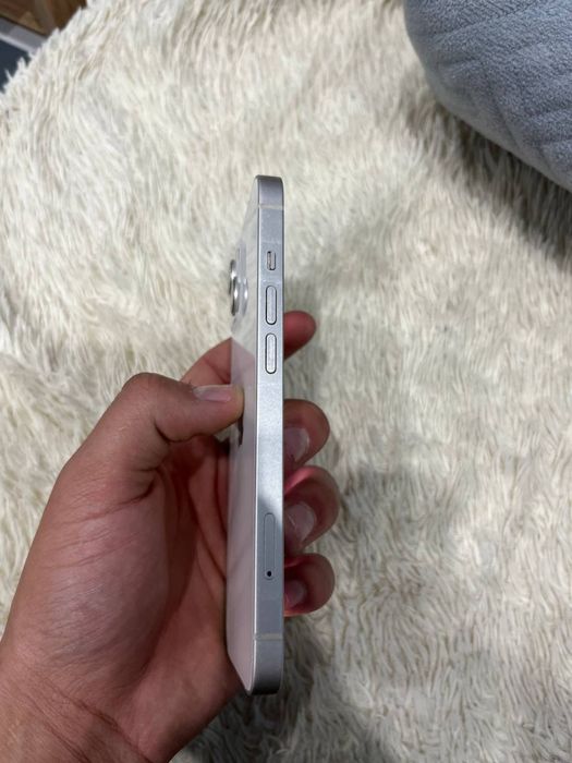 Продам айфон 13