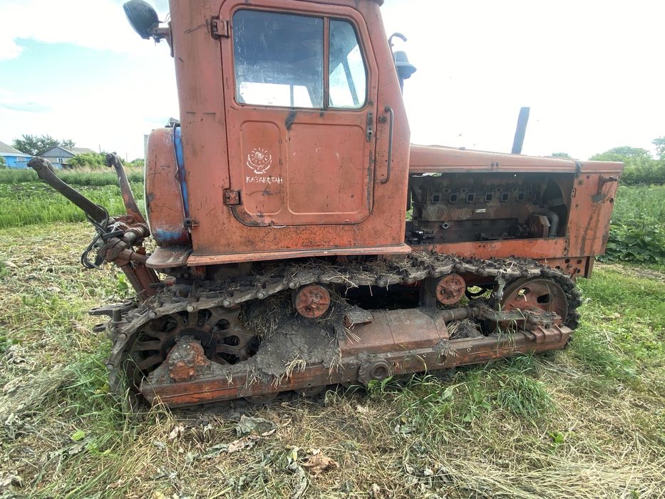 Продам трактор т4 на запчасти