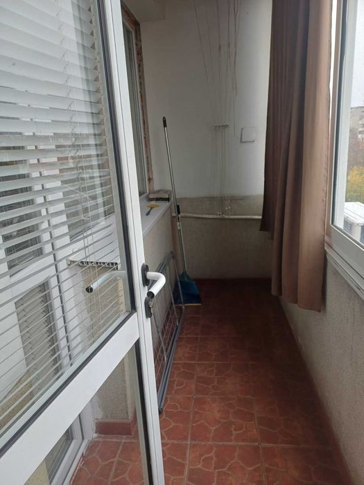 Двустаен апратамент, Медицински Университет