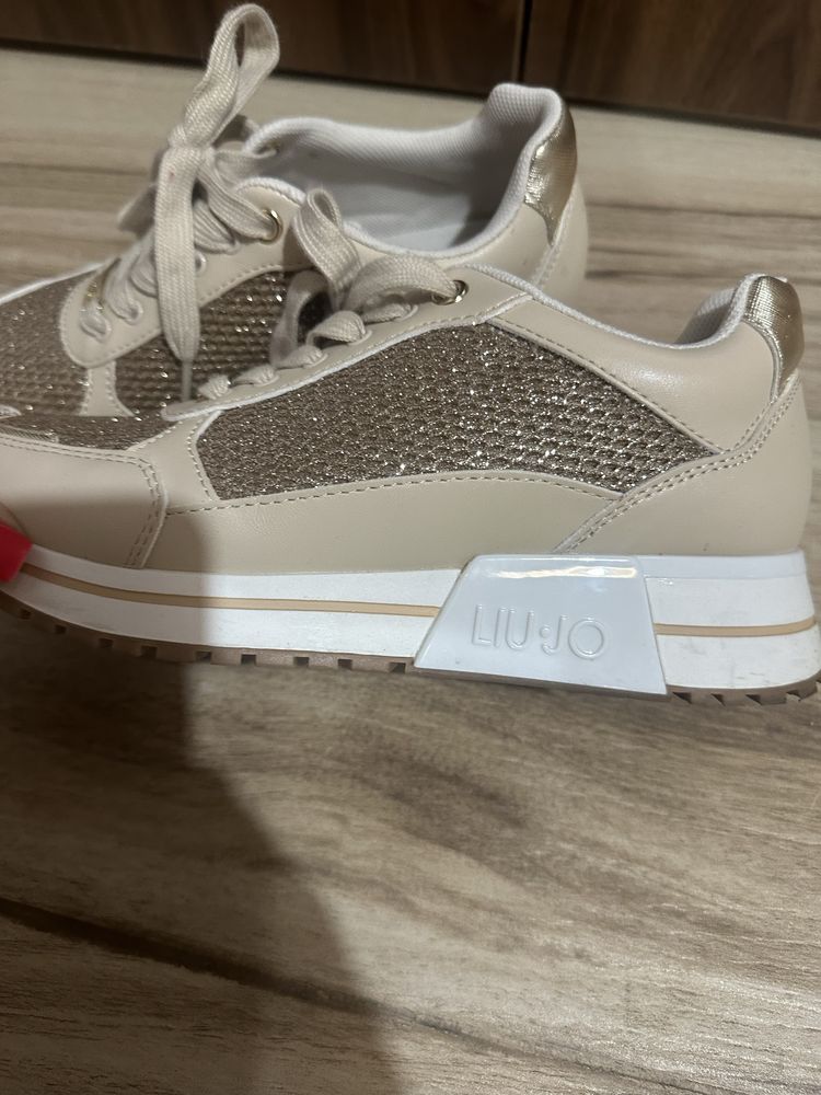 Sneakers Liu Jo impecabili