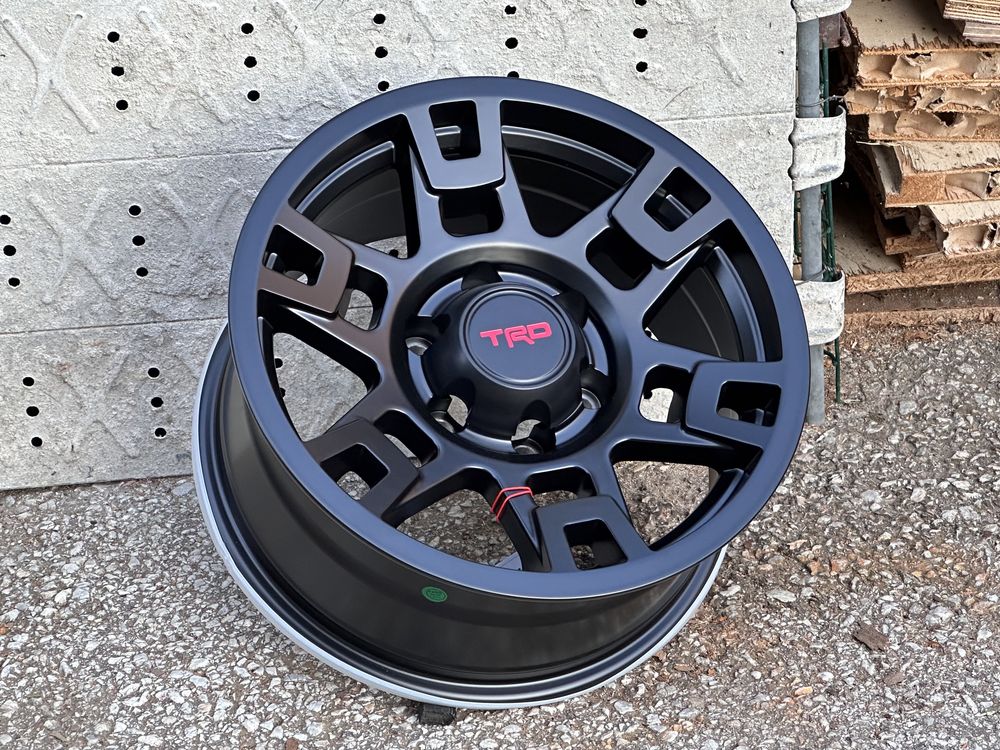 Off Road Джанти 17 “ цола 6х139.7 чисто нови Toyota Pajero Ranger