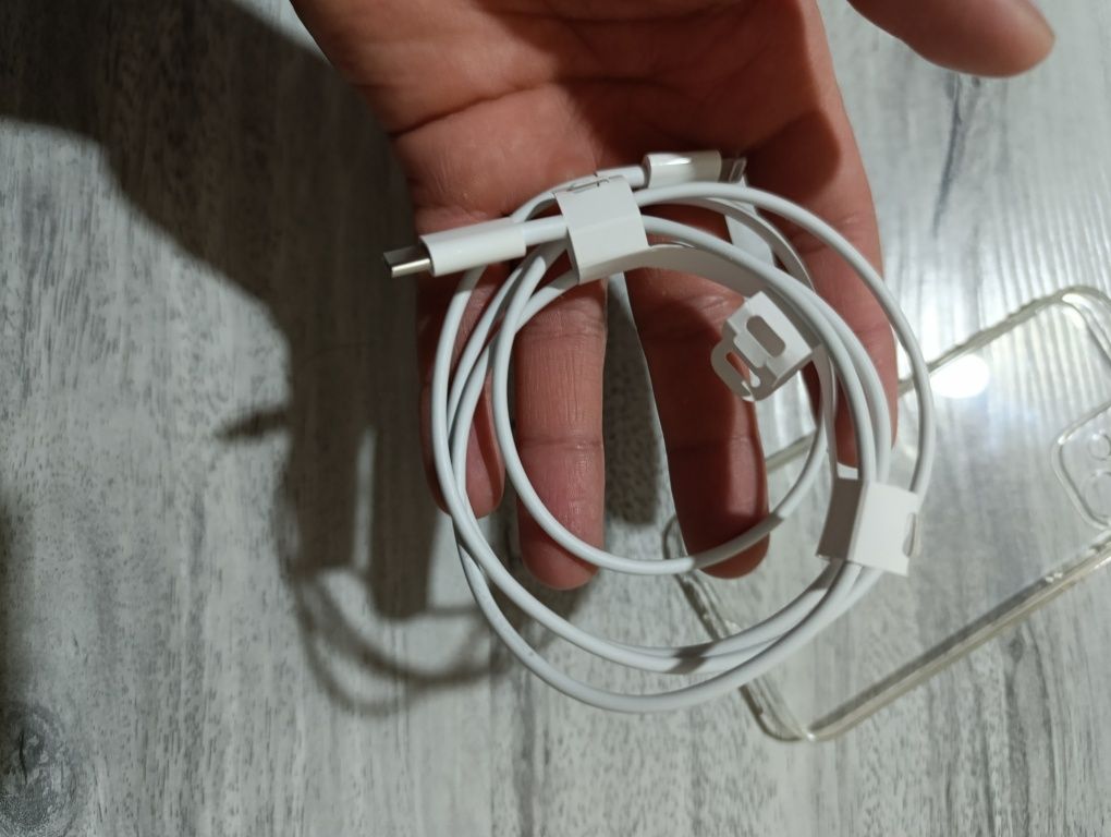 Iphone zaryadnik + iphone 12 chexol