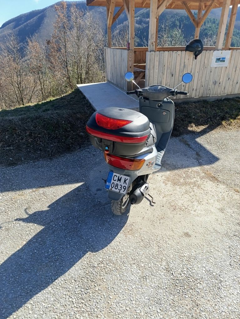 Piaggio sfera 125