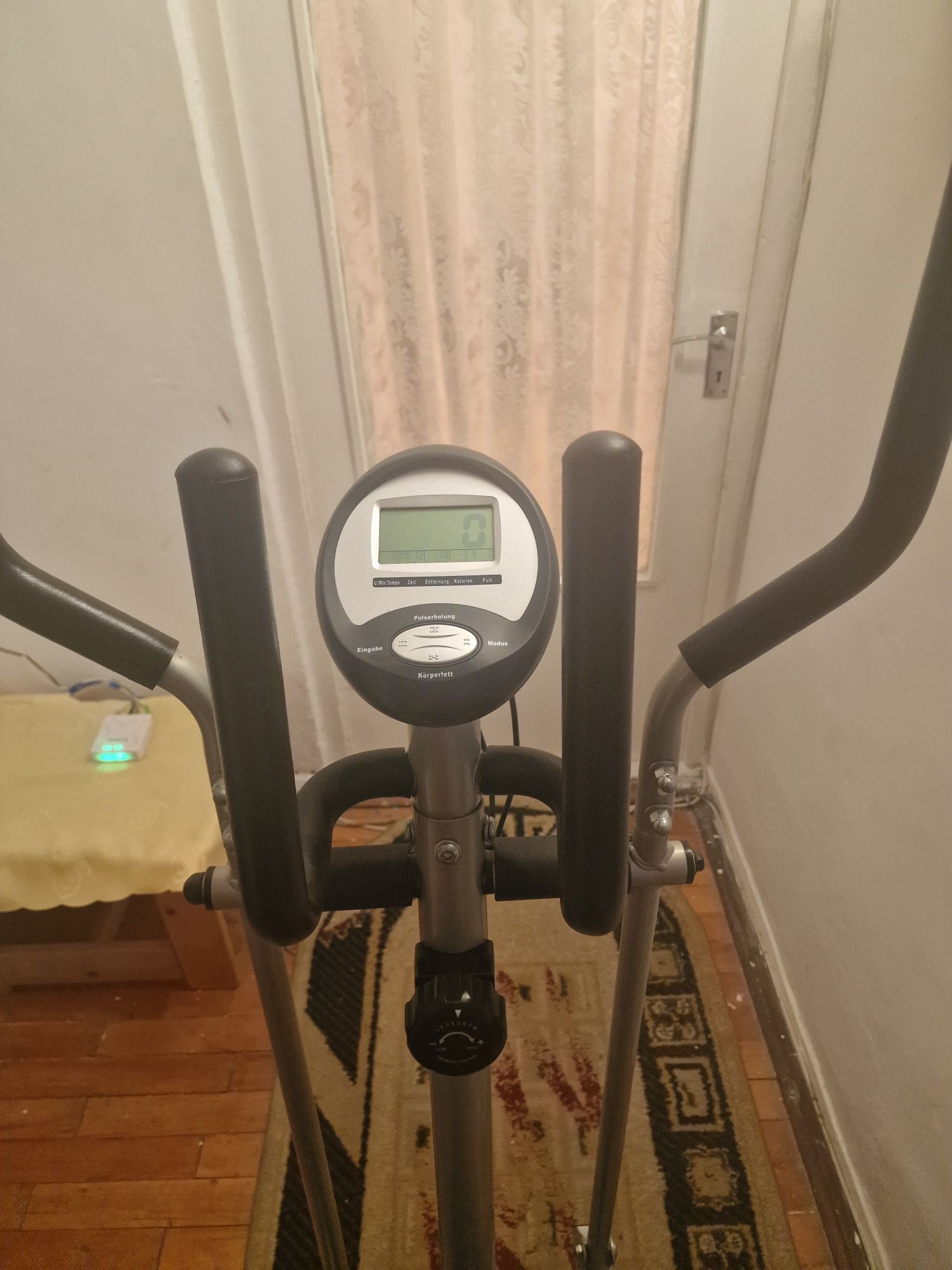 Vând bicicletă fitness