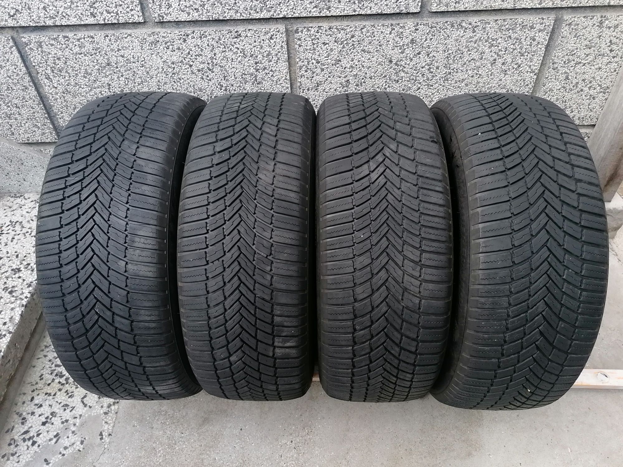 Гуми Bridgestone 225/55/18