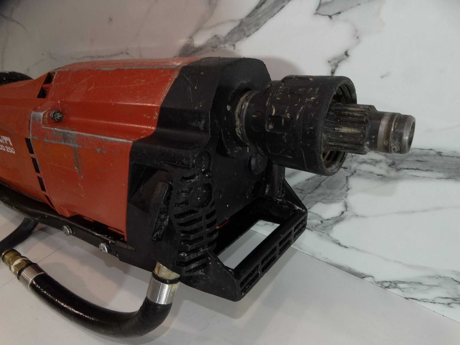 Hilti DD 250 - Диамантено пробивна машина