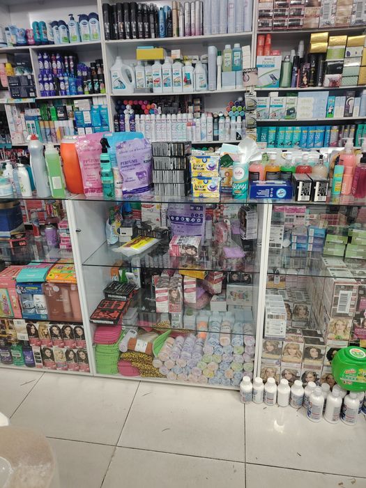 Magazin uchun vitrina  beu