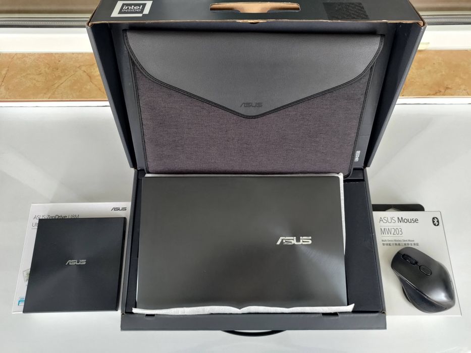 Asus ZenBook 14 UX425EA Extra Pack i7-1165G7, 16GB RAM, 1TB SSD Win 11