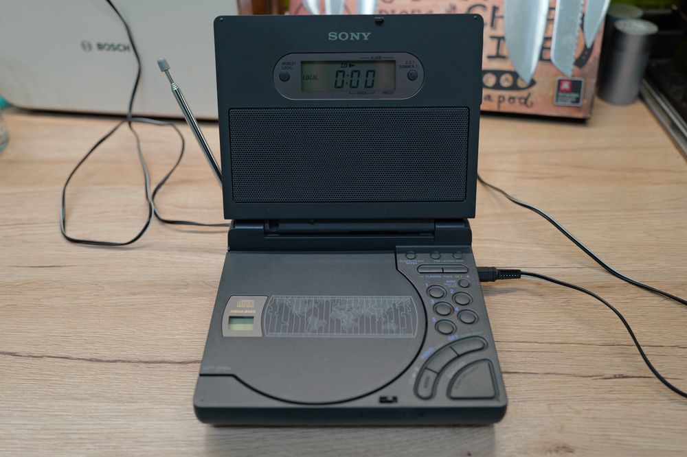 Sony ICF-CD1000 stare perfecta radio cu cd player si ceas alarma