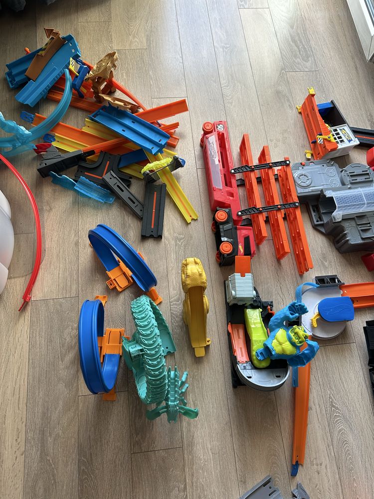Писти Hot Wheels различни комплекти
