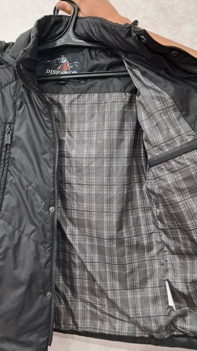 Куртка в отличном состоянии