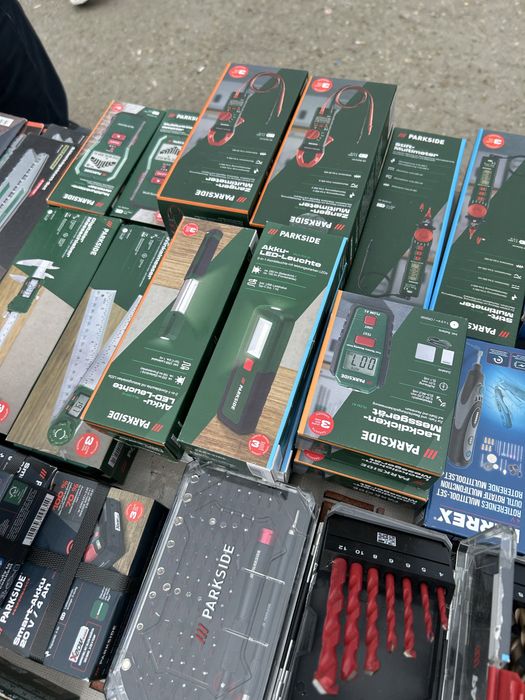 Bat lanterna cu acumulator incorporat