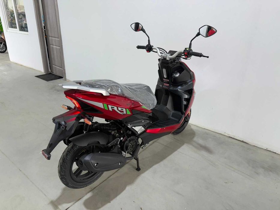 Scuter Breckner R9 gri 125CC CU PERMIS pe benzina CIV incl scuter nou