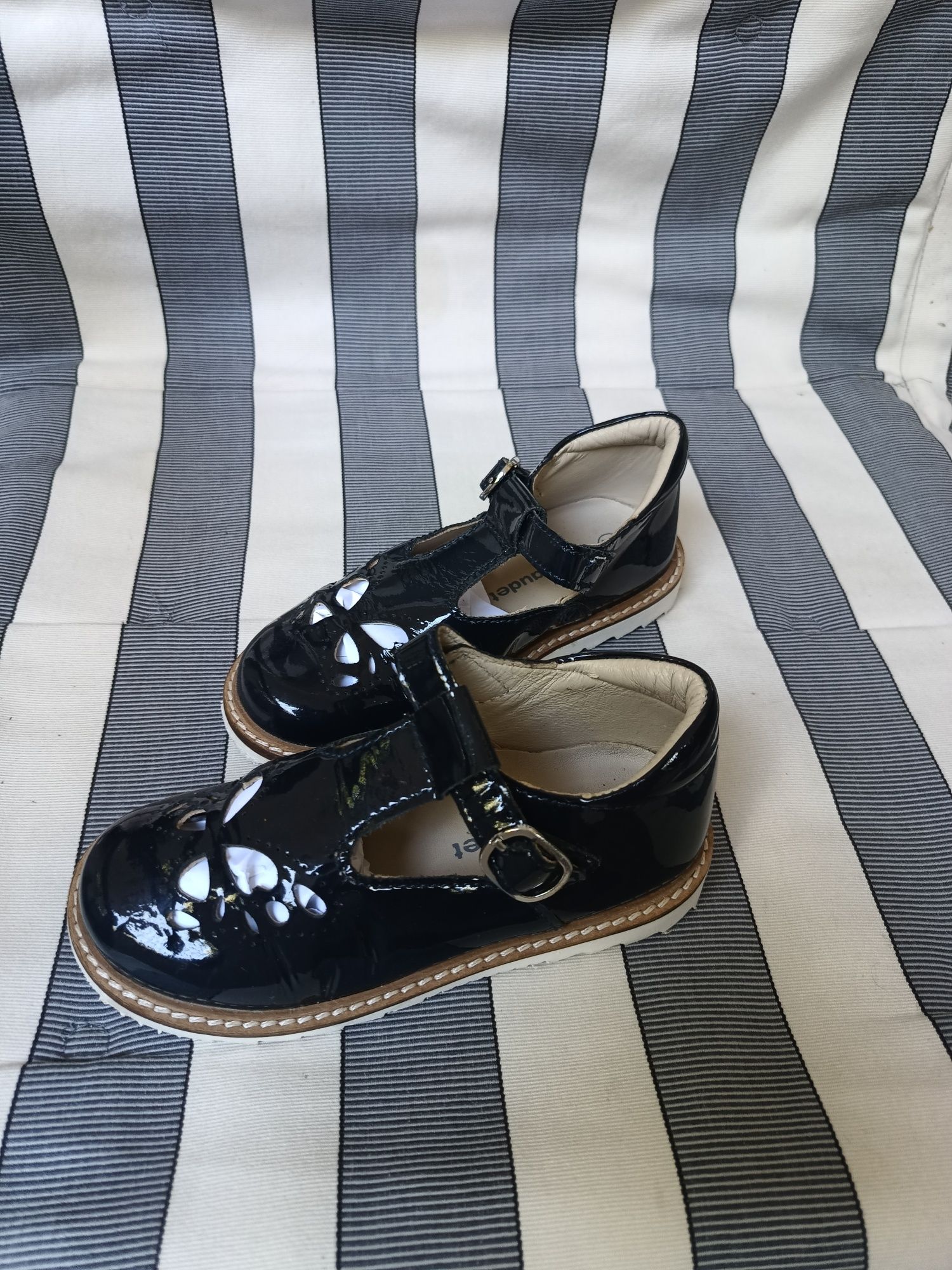 Детски обувки" Clarks" 27 1/2  и "Vertbaudet" 27 размер