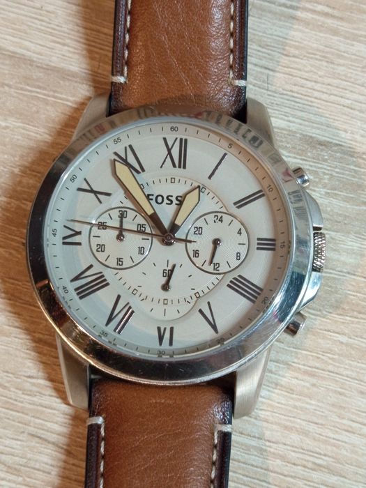 Елегантен Часовник " Fossil"