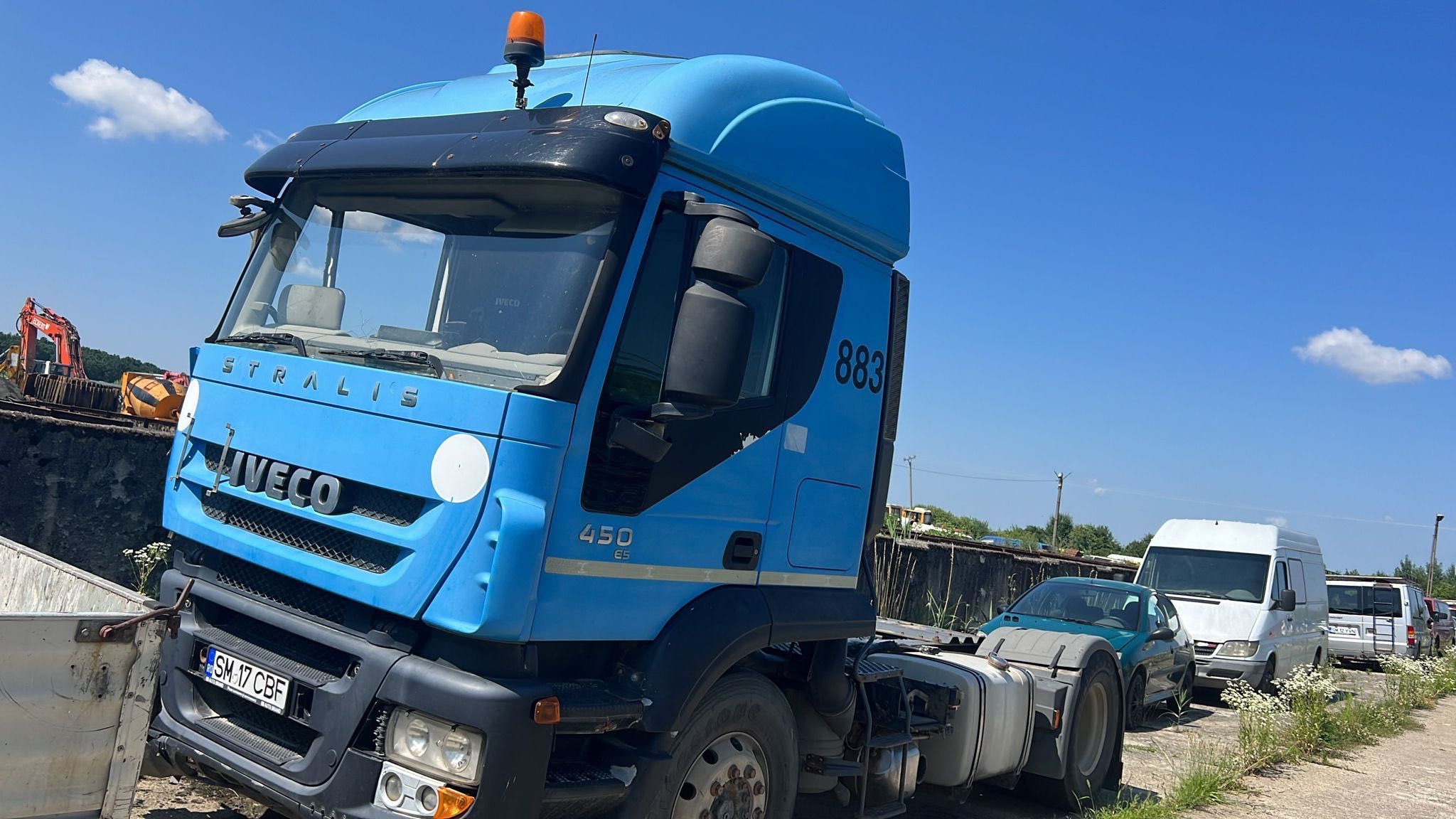 Dezmembrez Iveco Strallis