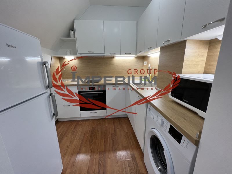 Дава се под наем Тристаен апартамент в Варна, Лятно кино Тракия - 122 кв.м за 867 € - Снимка #1