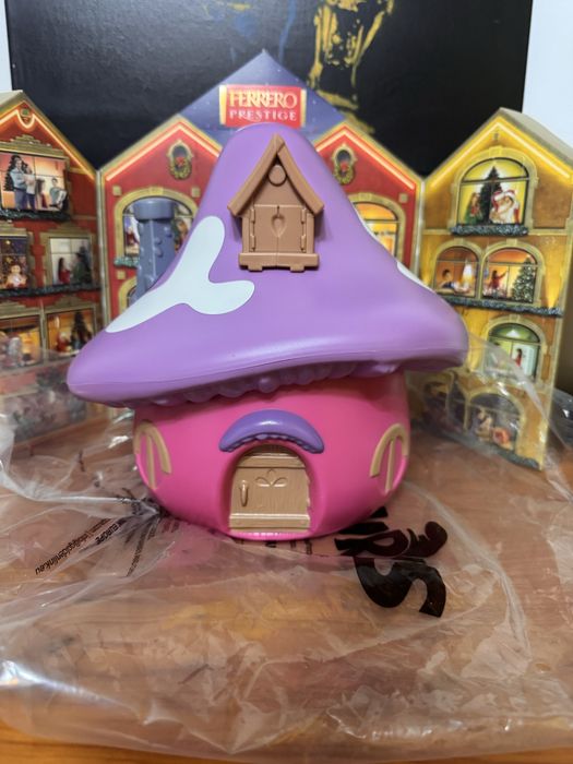 Smurfs/ Strumfi Smurfette House popcorn bucket