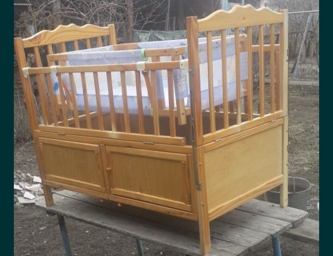 Продам манеж с люлькой и балдахином