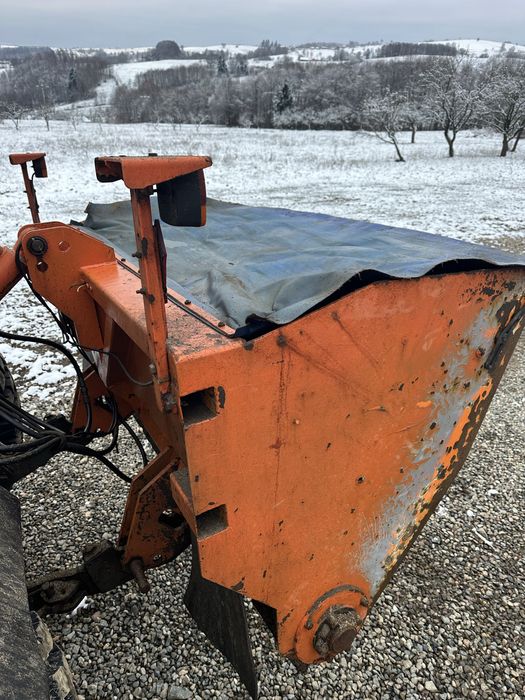 Vând sărăriță + freză de zăpadă pentru tractor