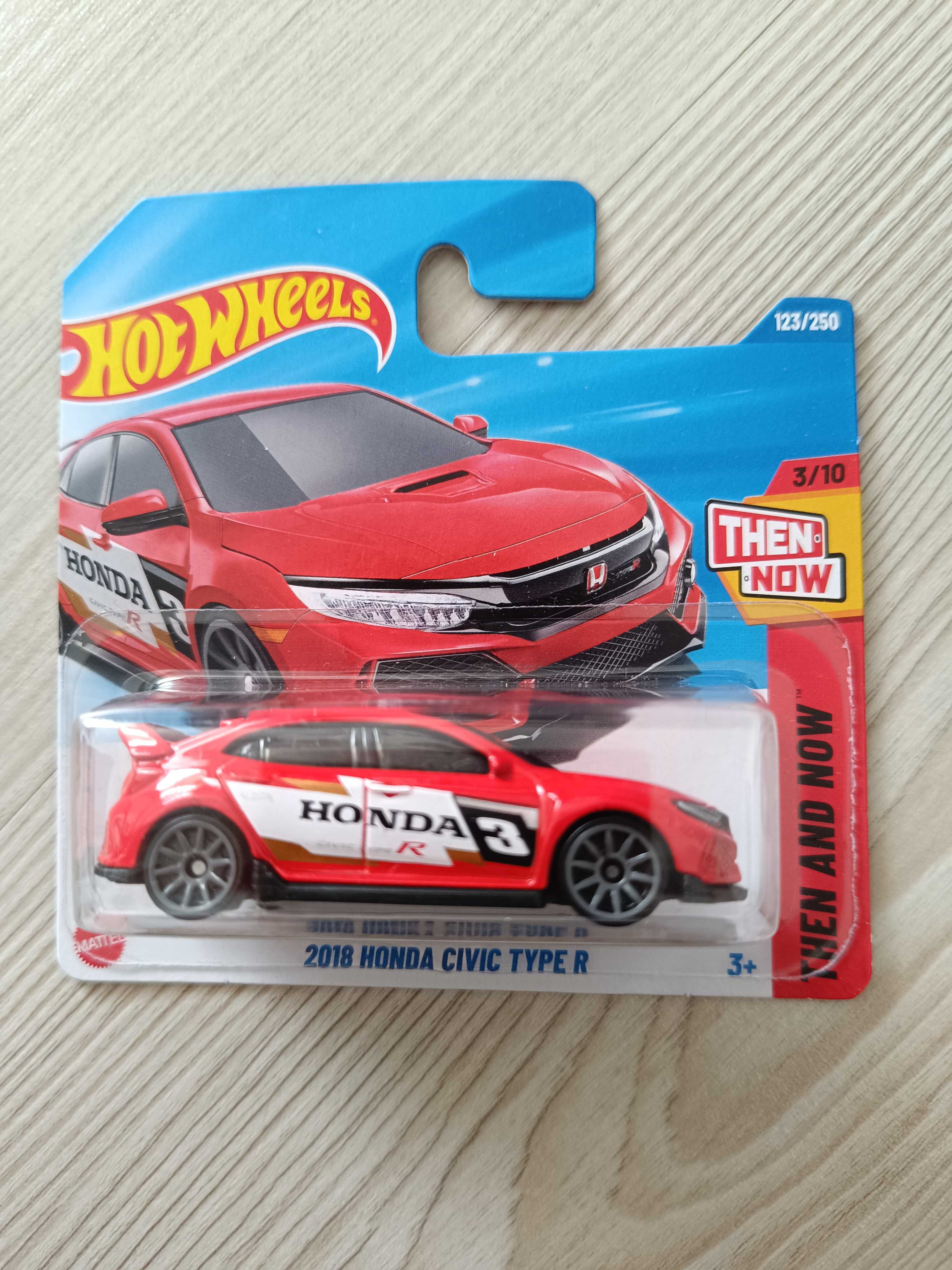 Vand 10 machete Hot Wheels la pretul de 90 de lei