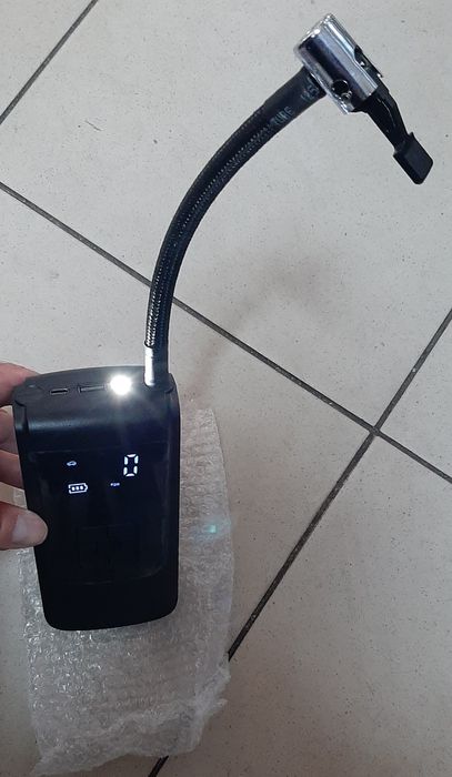 Безжична Помпа[Комресор] за кола
​Преносимият безжичен въздушен компре