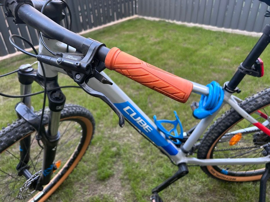 Vând bicicleta Cube SL