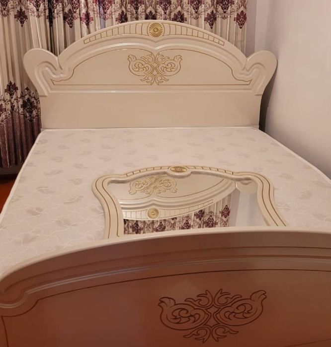 Спальный гарнитур комлект