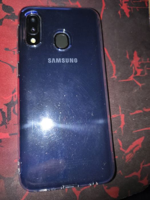 Vânnd Samsung A20e perfect