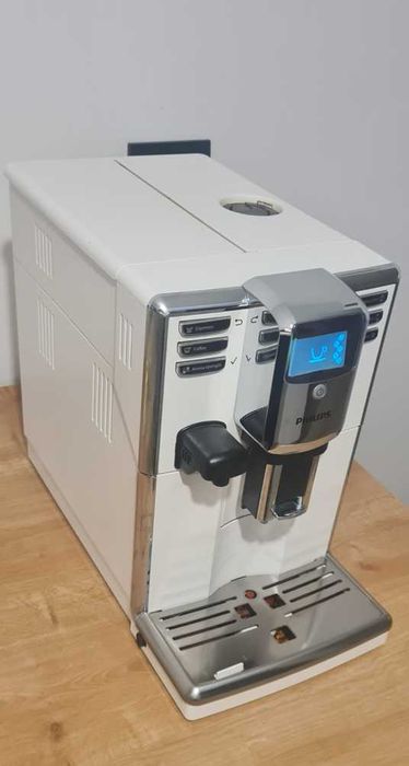 De vanzare aparat Espressor automat Philips EP5331/10 Seria 5000