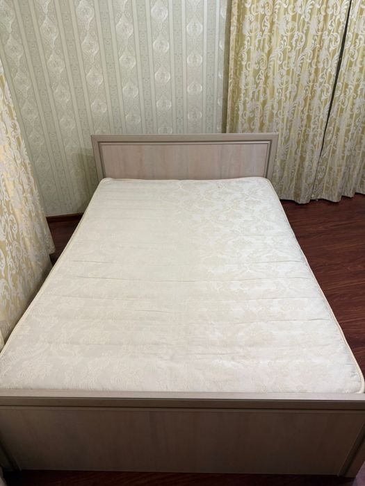 Продам кровать с матрасом в отличном состоянии