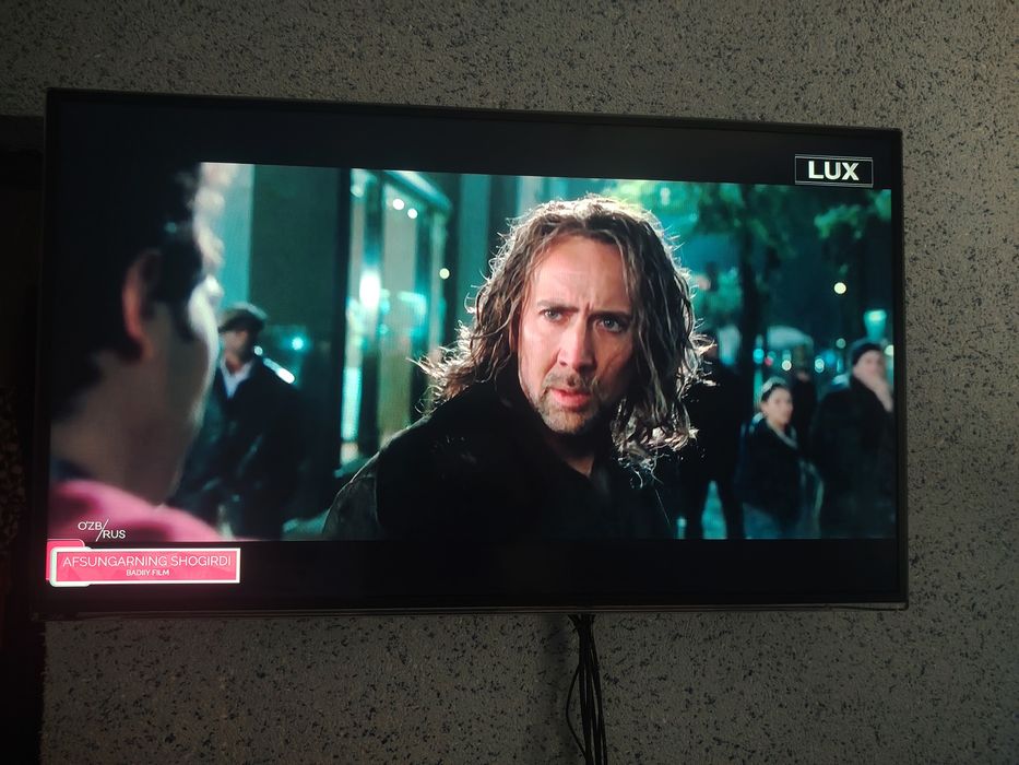 Televizor Sotiladi Artel 42 tali  model xamma kanallani ko'fsatadi