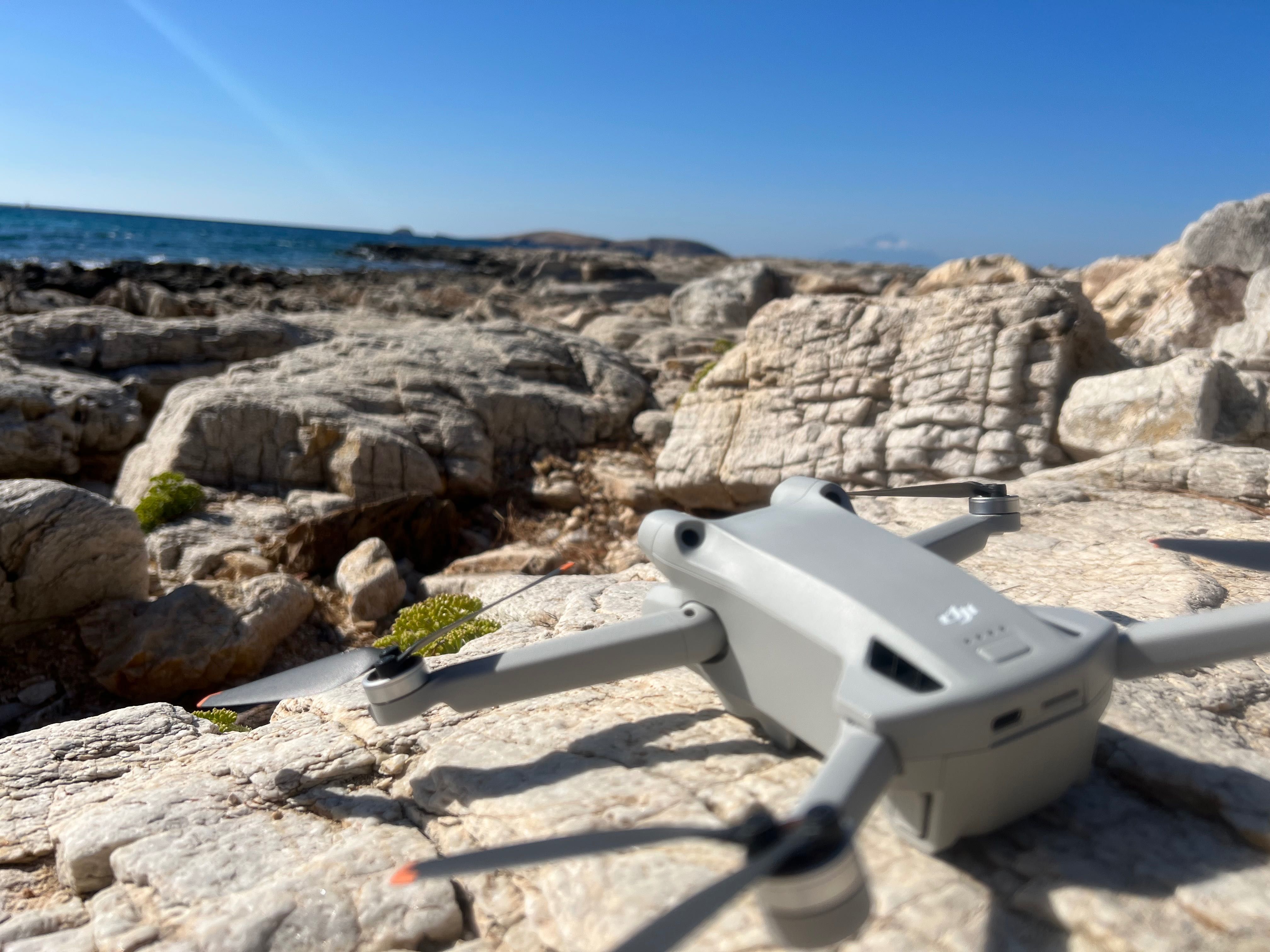 Дрон DJI mini 3 pro Fly more combo + пълен комплект от аксесоари