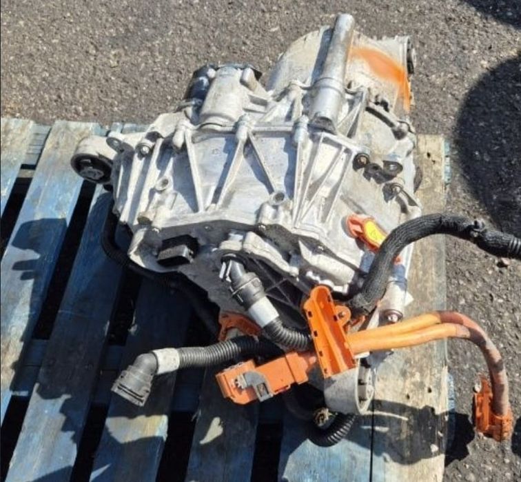 Vând motor original electric Tesla, cod 1587780‑00‑C, demontat din unu