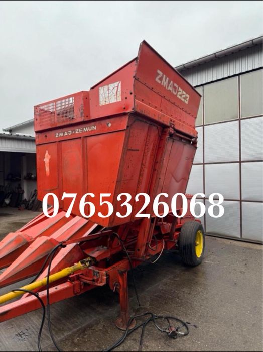 Zmaj 223 cu recuperator de boabe