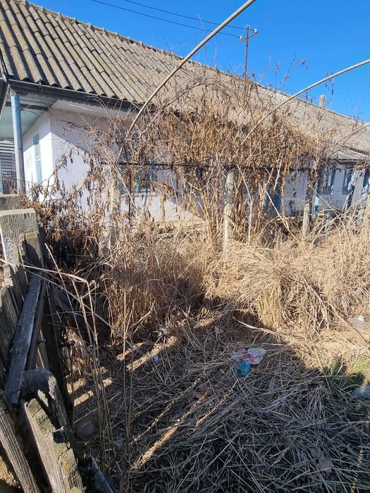 De vânzare teren intravilan cu construcții — Sarichioi, jud. Tulcea