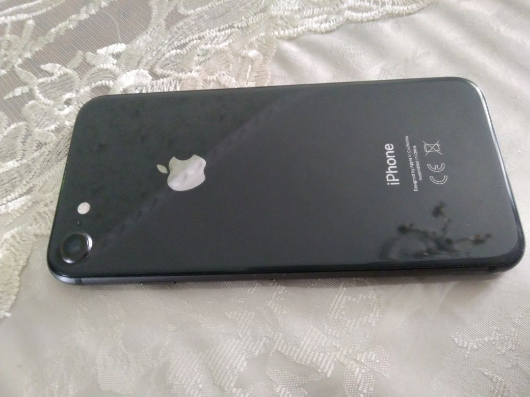 iPhone 8  срочно сотаман