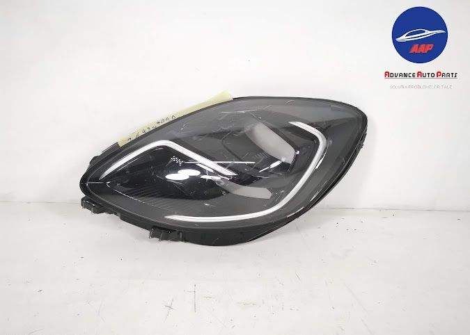 Ляв фар стъкло ОСИГУРЯВАМЕ МОНТАЖ Форд Пума / Ford Puma Ляв фар стъкло