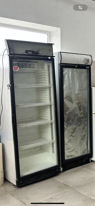Продам витриные холодильники