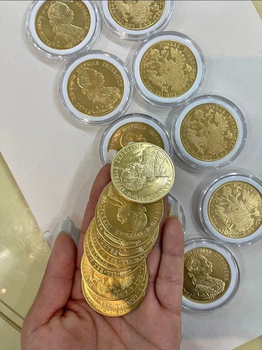 Am de vânzare monede/Galbeni Frank iosif placate cu aur, am și mici și