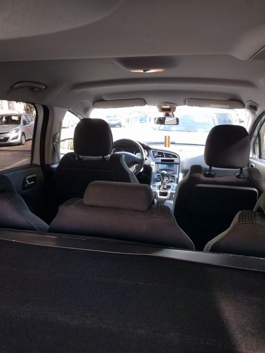 Vând Peugeot 5008 . 2015 motor 1.6 diesel