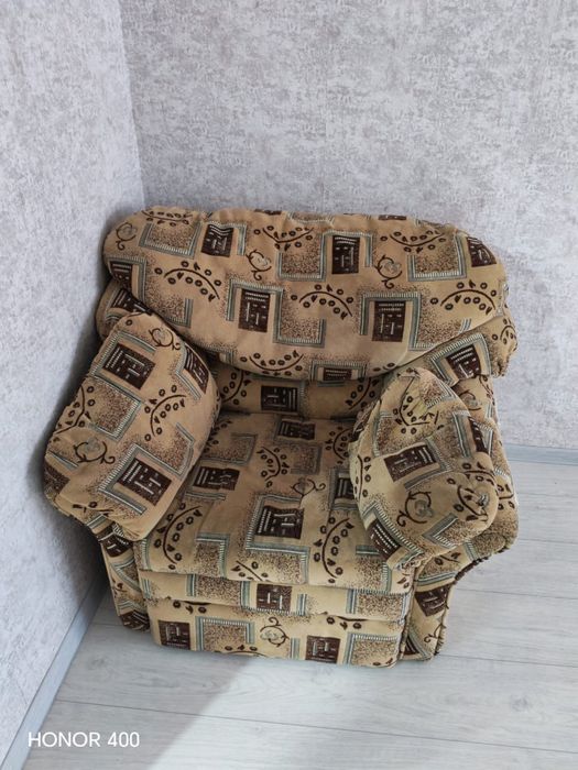 Продам диван и 2 кресла в отличном состоянии