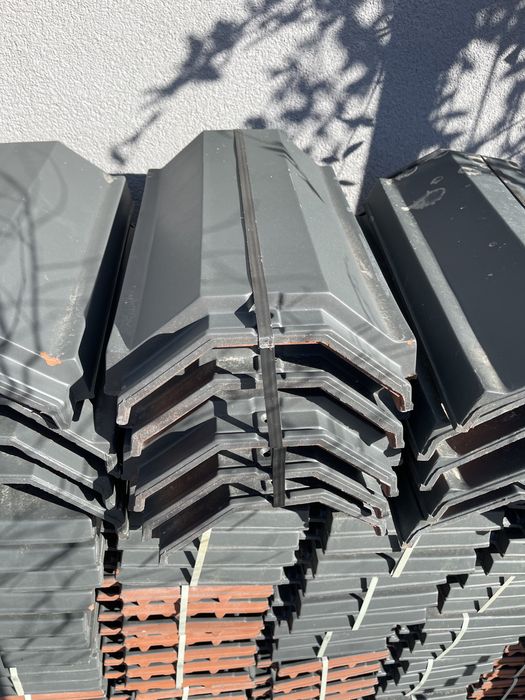 Țiglă Creatom   48 pachete aproximativ 16 mp 3,5 pachete țiglă coamă