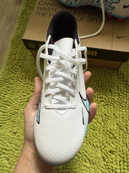 Ghete fotbal Nike Vapor 15 noi