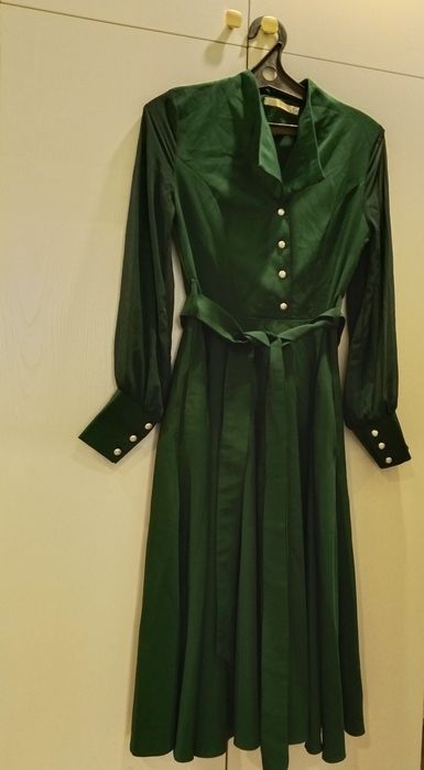 Продам женское платье 4000