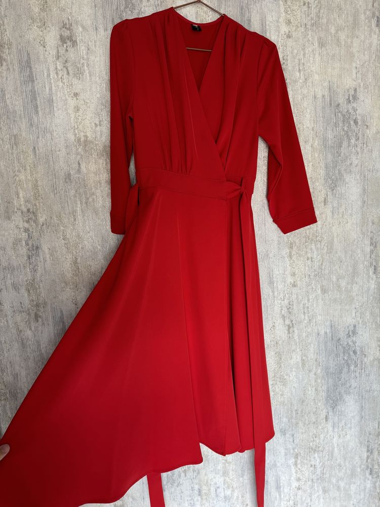 Красное платье на запах!